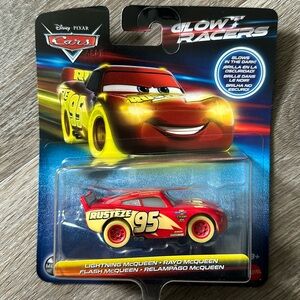 NEW DISNEY DIE CAST CAR LIGHTNING MCQUEEN GLOW RACER
